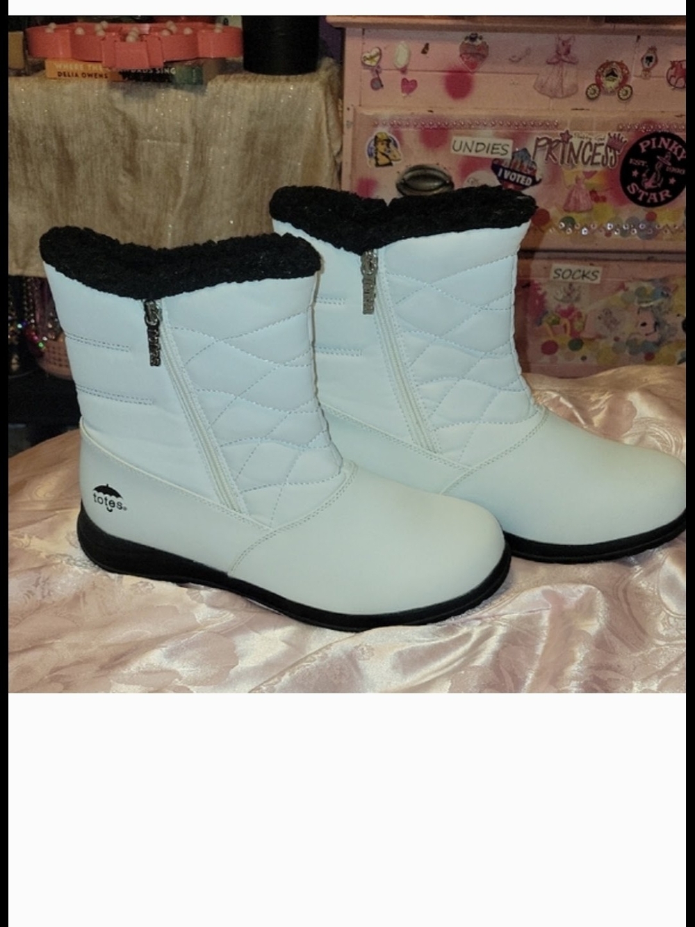 totes White Quilted Winter Boots with Black Faux Fur Trim